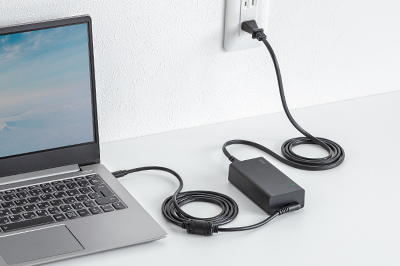 最大100Wの高出力で、ハイスペックノートパソコンに接続できるAC電源コード型充電器