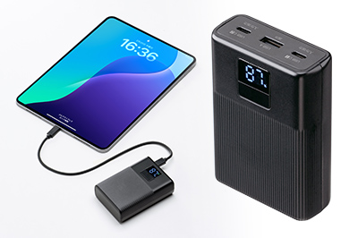 デジタル残量表示機能付きの、容量10000mAhモバイルバッテリー