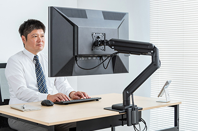 ガススプリング式 高耐荷重モニターアーム（耐荷重20kg・49型モニター対応）