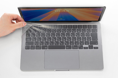 Touch IDもカバーしたまま使える、MacBook Air13.6インチ・MacBook Pro14.2インチ専用カバー