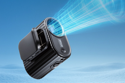 服の中に風を送る、半固体電池を内蔵した2WAY腰掛けベルトファン