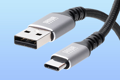 長さ0.5mの、USB 2.0 TypeC-Aケーブル