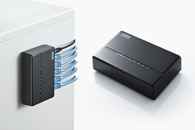 マグネット付きでスチールデスクなどに固定できる!10/100BASE-T対応の5ポートスイッチングハブ。
