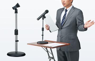 両手が空くから自由に動ける卓上マイクスタンド