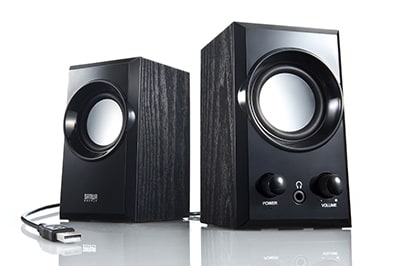USBケーブル1本で電源と音源を供給できる、USBスピーカー
