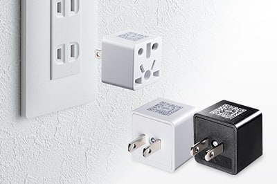 世界の８種類のプラグ形状に対応する、マルチ海外電源変換アダプタ