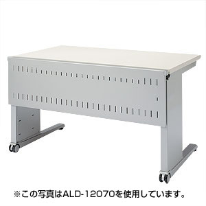 背面