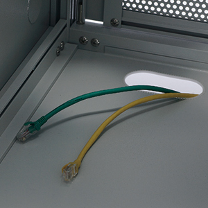 サンワサプライ　CP-TH4U 縦収納 19インチ マウントハブボックス 4U サンワサプライ CP-TH4U 縦収納 19インチ マウントハブボックス 4U