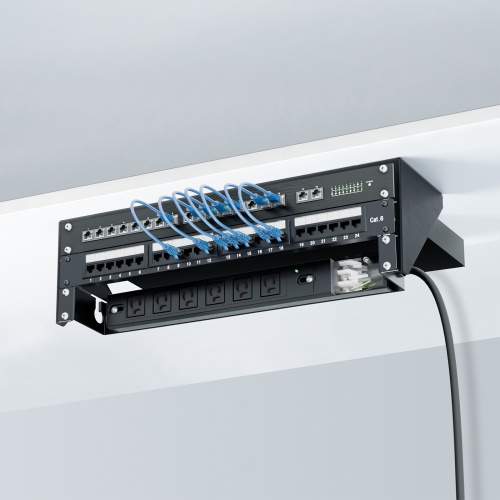 CP-WL3UBK / 垂直19インチラックマウントブラケット（3U）