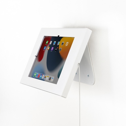 CR-LASTIP34W / iPad用スチール製スタンド付きケース（ホワイト）