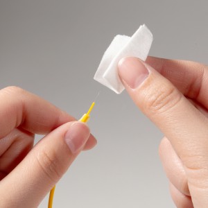 光ファイバケーブル・コネクタ先端に付着したごみを除去するクリーニングペーパーを発売