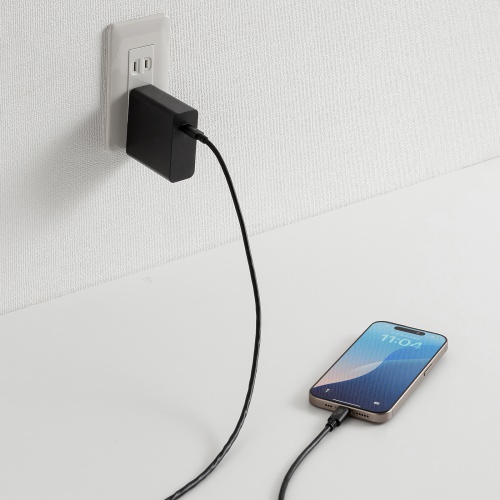 スマートフォンを充電