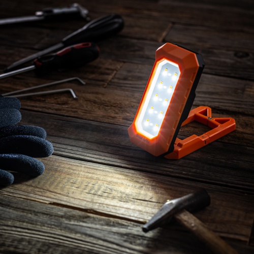 LED-WL1 / 充電式 LED作業灯（フック＋磁石固定）