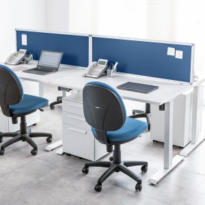 クランプの位置を調整できるクロスタイプのデスクトップパネルを発売