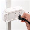 TAP-CLAMP2W / 電源タップホルダー（支柱取り付けタイプ・ホワイト）