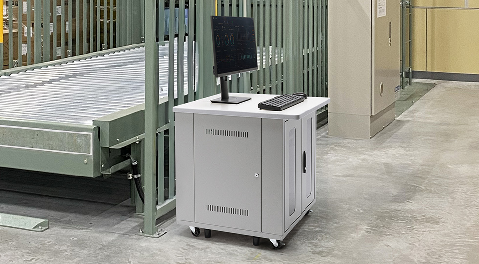 デスクのように使える、作業しやすい天板設計