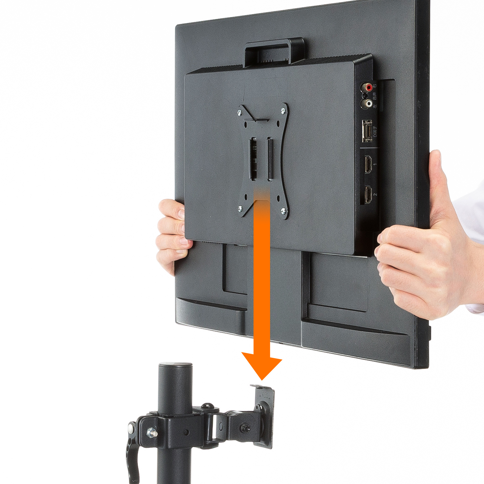 あらかじめブラケットを取り付けたモニターを差し込むだけ