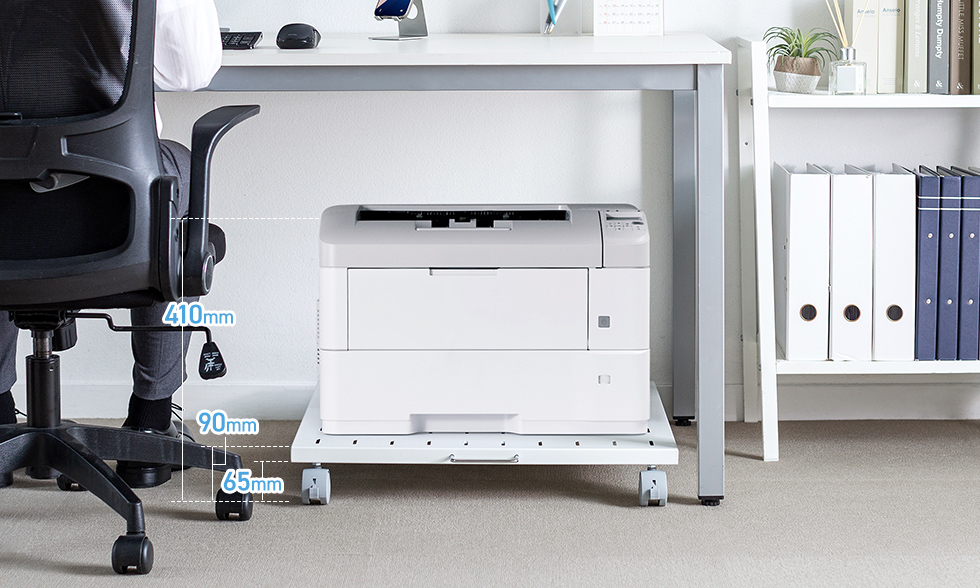 デスク下のスペースを有効活用