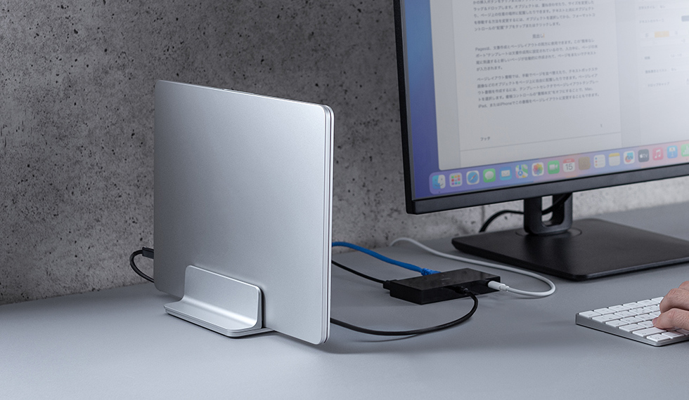 クラムシェルモードで使用している様子