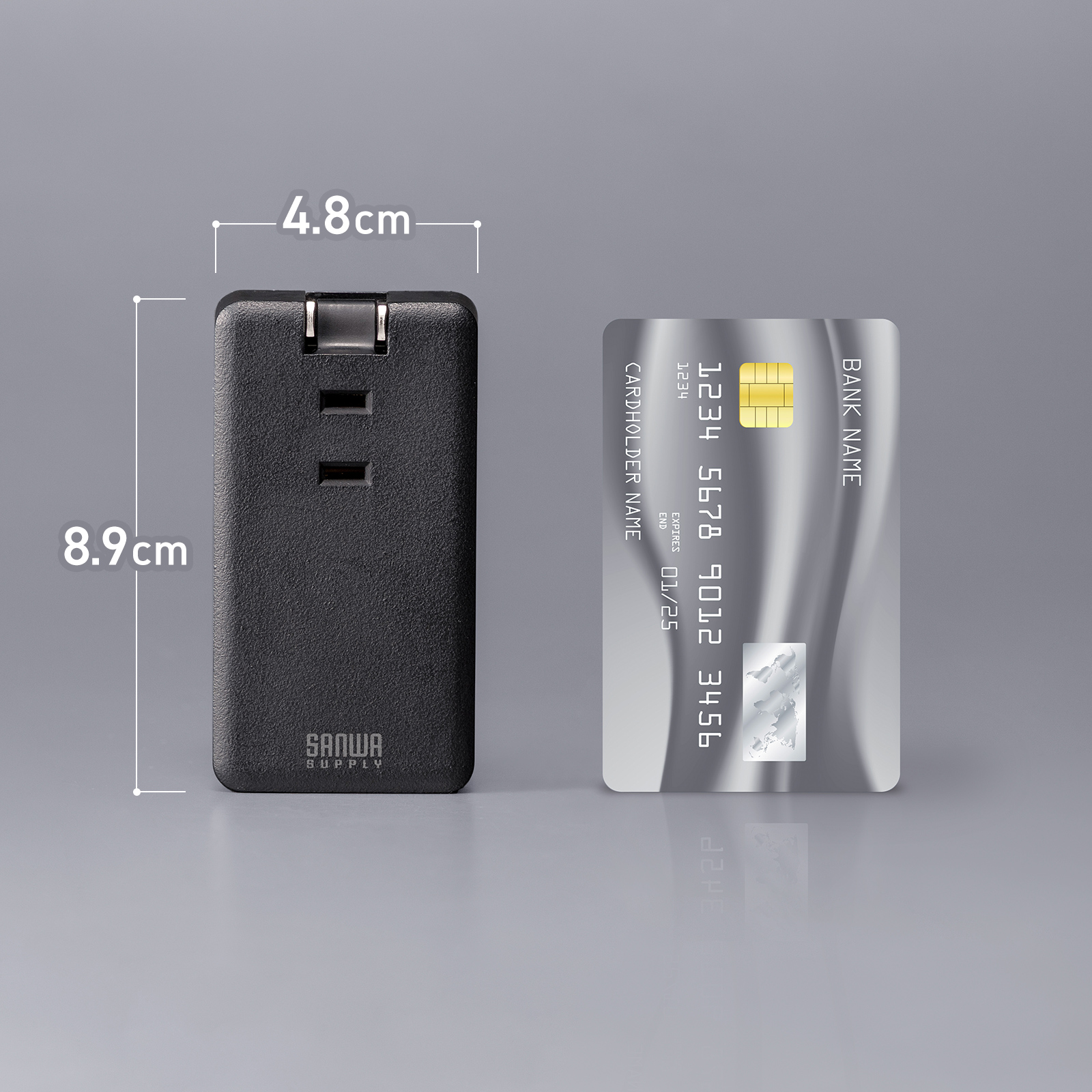 カードとのサイズ比較画像