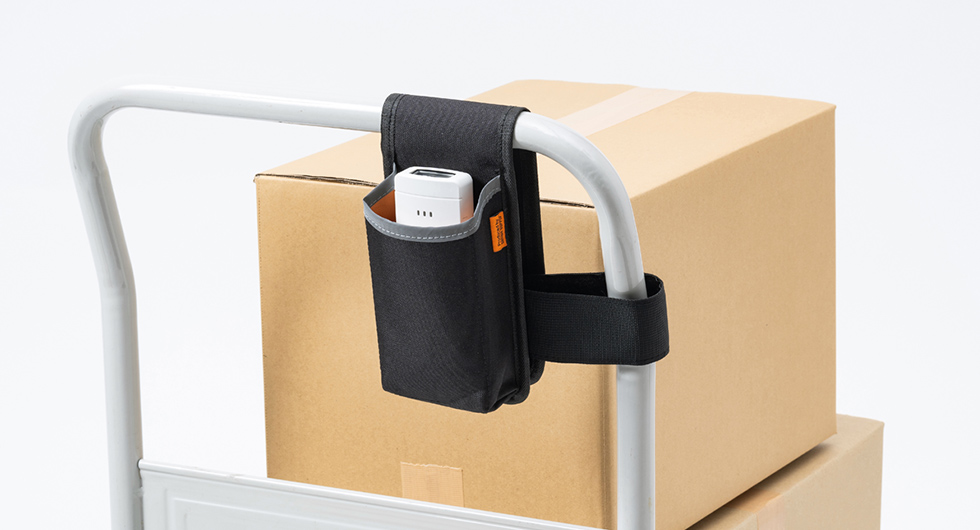 バーコードリーダーやスマートフォン、工具などを収納
